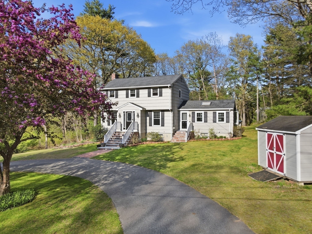 3 Fairway Dr