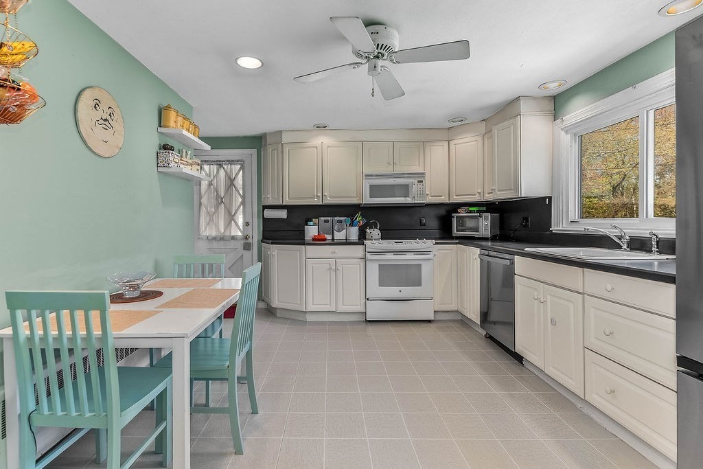 10 Country Club Drive