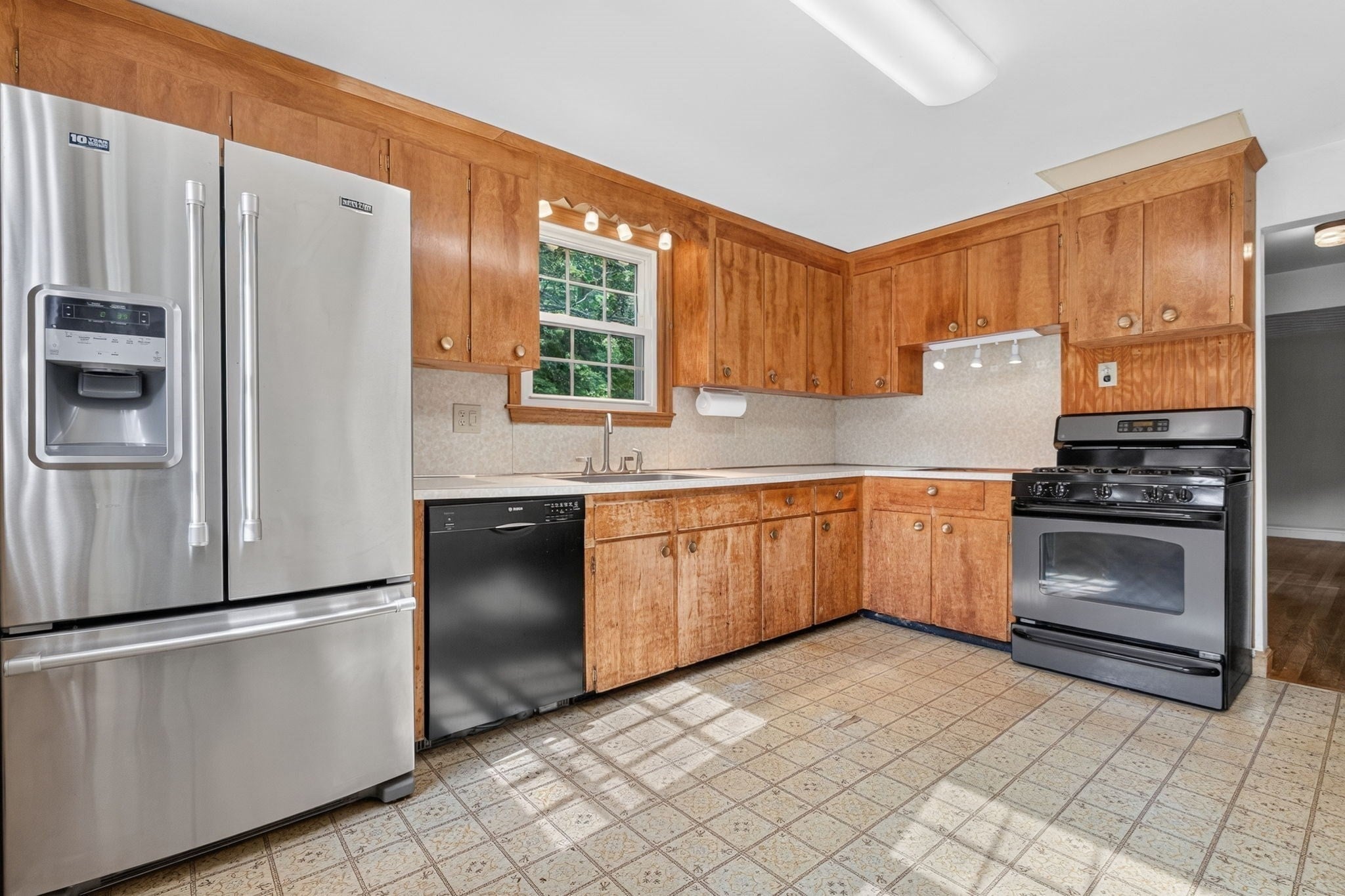 5 Robert Sproul Rd, Medfield, MA, 5 Robert Sproul Rd, Medfield, MA Photo #5