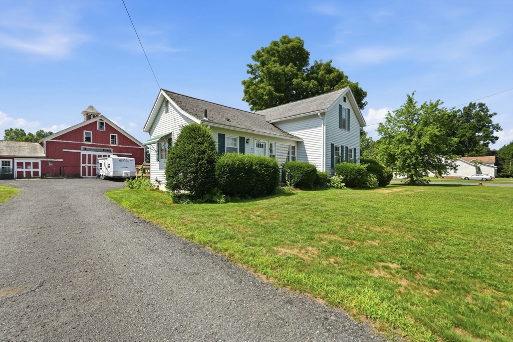 71 Chestnut St, Hatfield, MA Photo #2