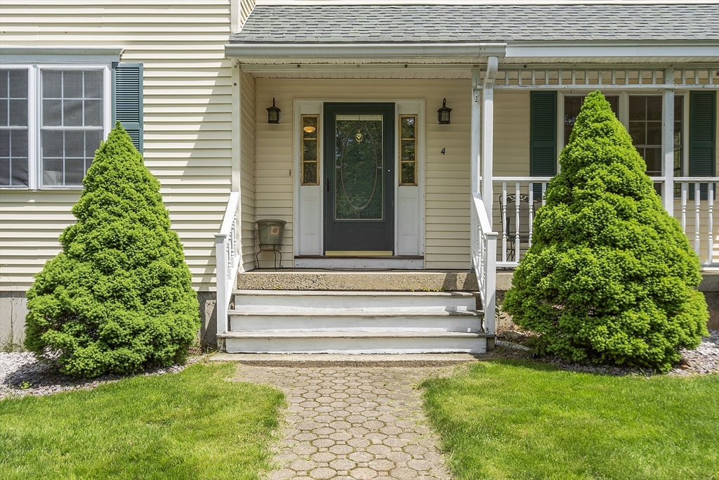 4 Quail Run Dr