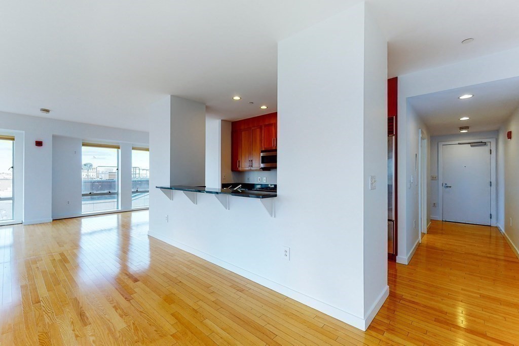 80 Broad St 1204