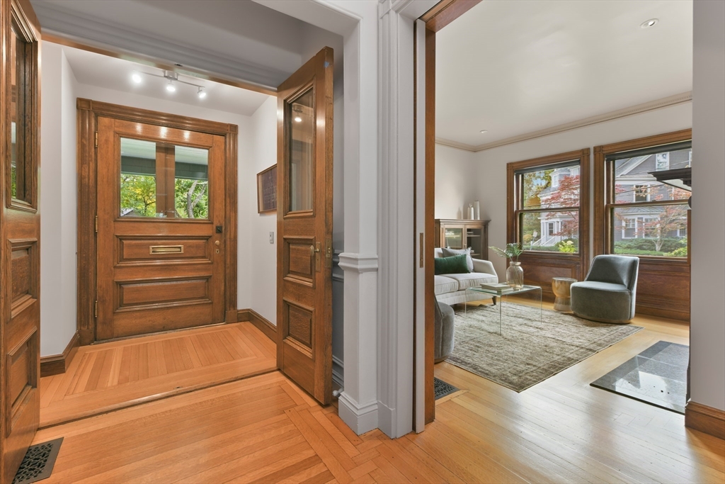8 Traill Street