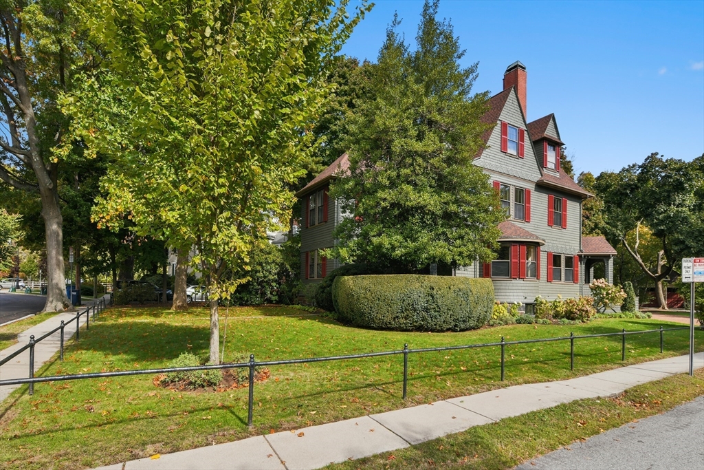 8 Traill Street
