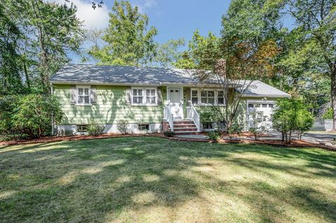 544 Pearl St Reading MA 01867