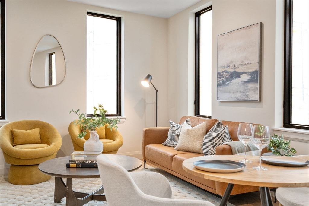 100 Lincoln Street U502