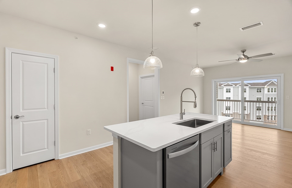 300 Martins Landing Way 9503