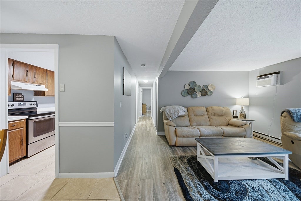 129 Quaker Hwy #3, Uxbridge, MA Photo #11