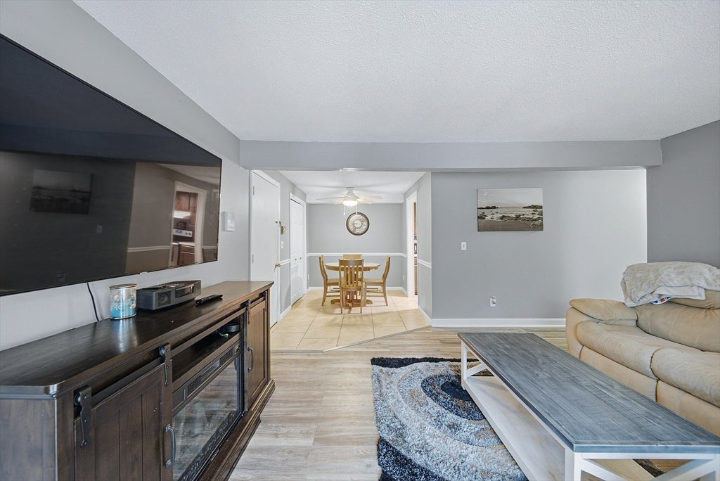 129 Quaker Hwy #3, Uxbridge, MA Photo #6