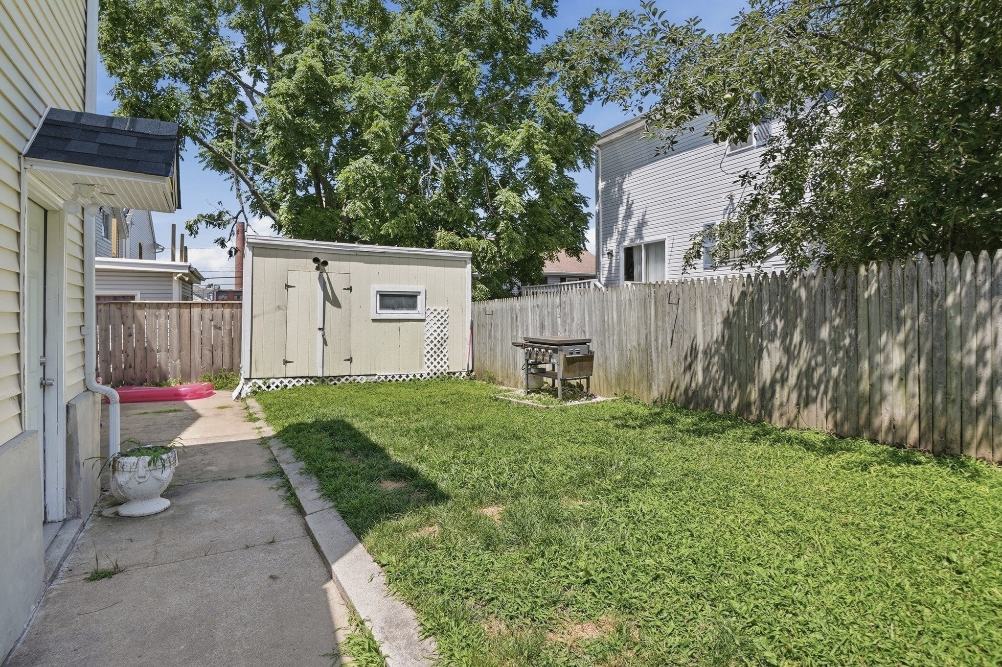 22 Sachem St, Fall River, MA Photo #4