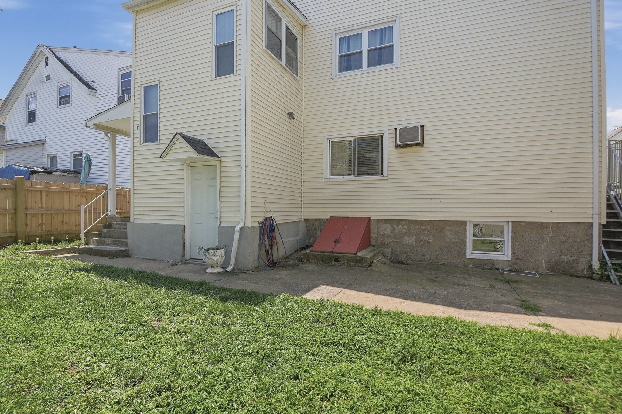 22 Sachem St, Fall River, MA Photo #5