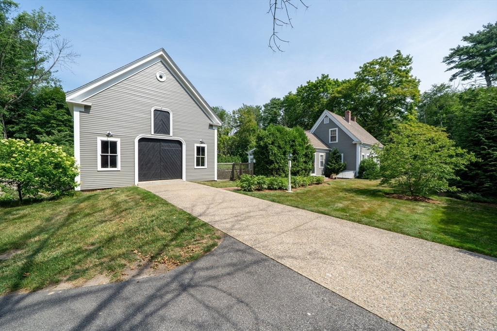 190 Mountain Ave
