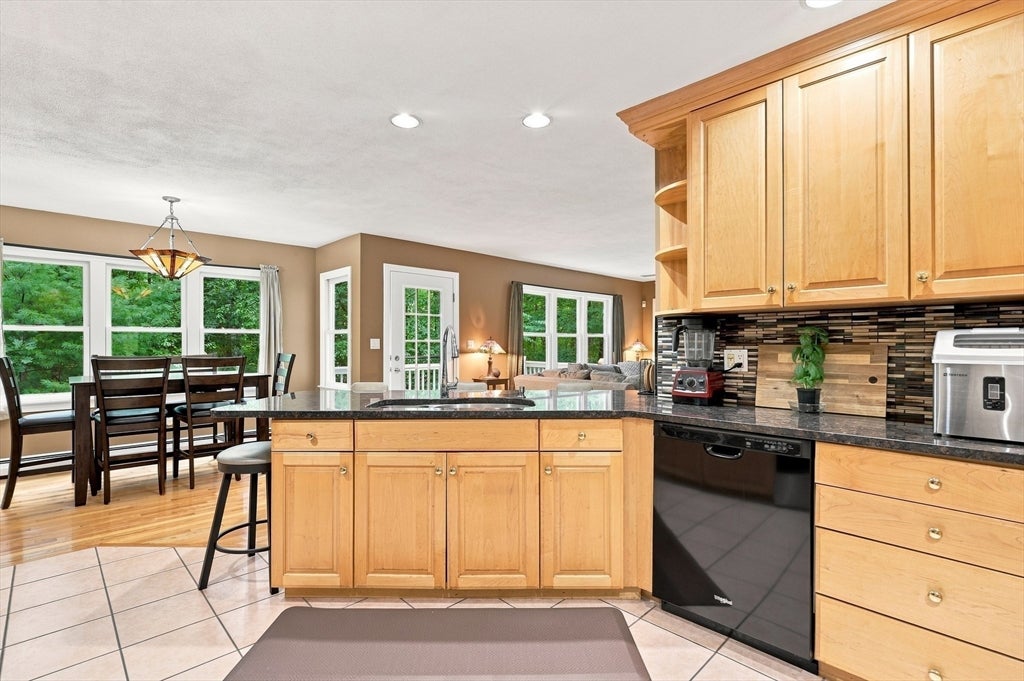 9 Sarah Doublet Road, Littleton, MA, 9 Sarah Doublet Road, Littleton, MA Photo #11