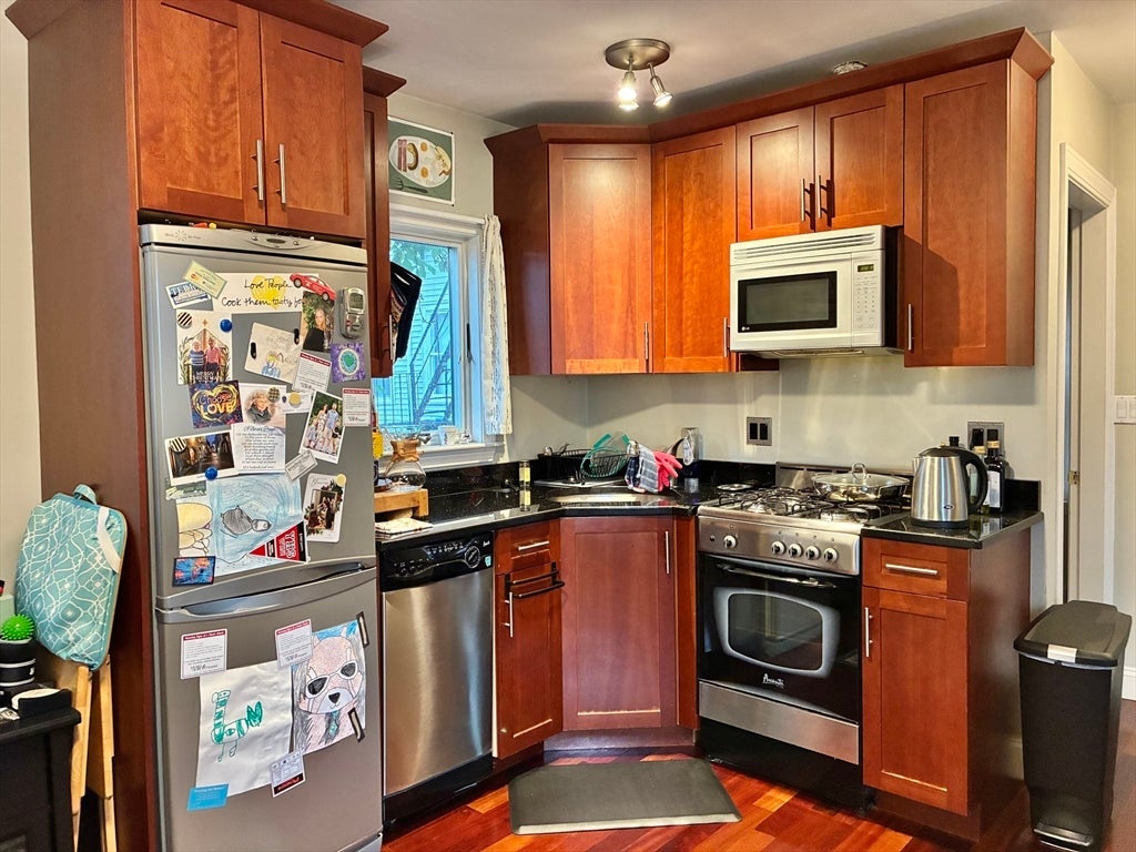 228 Hurley St #2, Cambridge, MA Photo #2