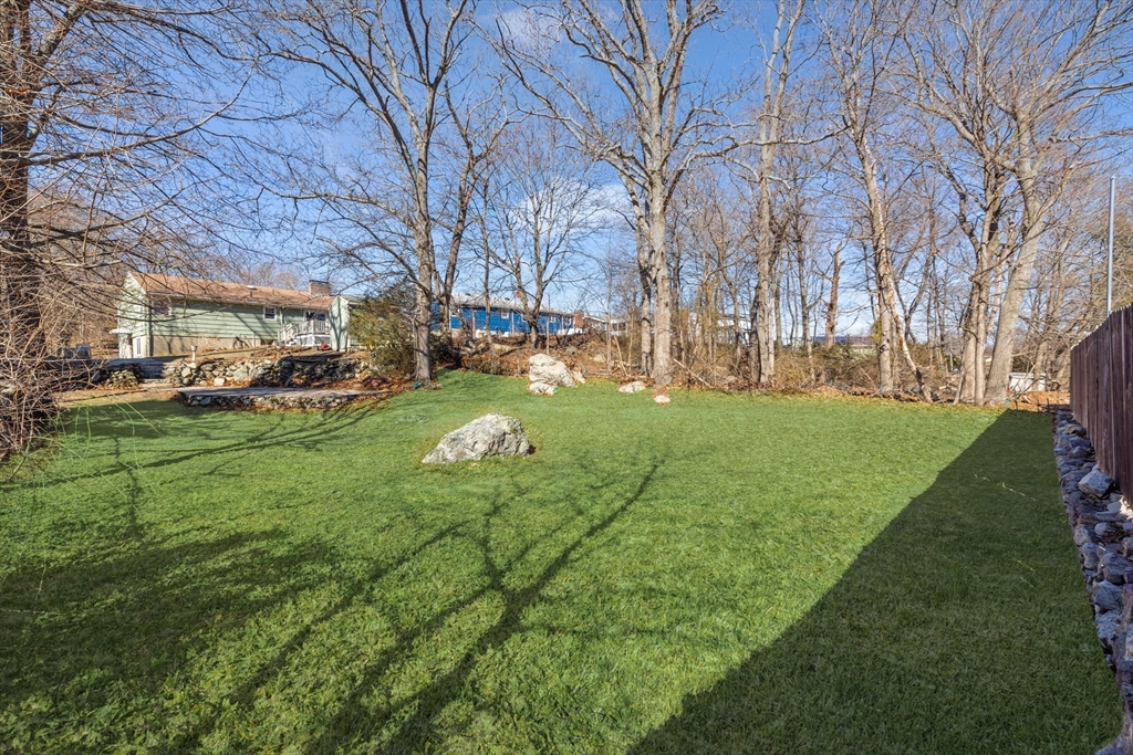 14 Bacon Dr