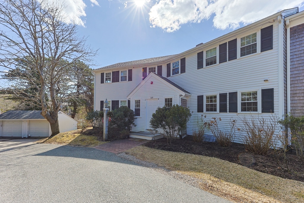 Chatham, Massachusetts 02633, United States, 1 Bedroom Bedrooms, ,1 BathroomBathrooms,Residential,Active,86903