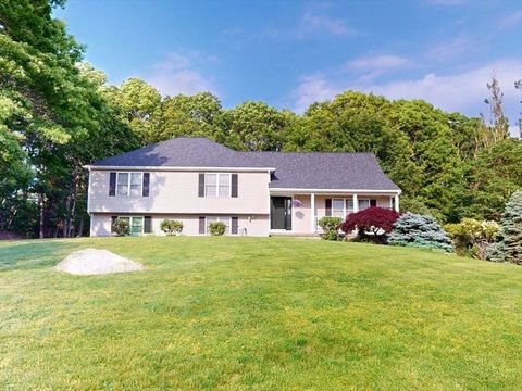 47 Pleasant Harbour Rd Plymouth MA 02360