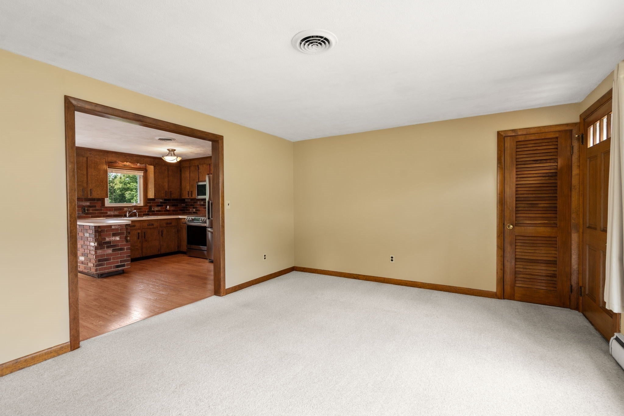8 Benelli St, Woonsocket, RI, 8 Benelli St, Woonsocket, RI Photo #7