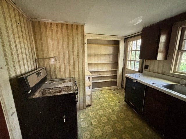 126 Lakehurst Ave, Weymouth, MA, 126 Lakehurst Ave, Weymouth, MA Photo #8