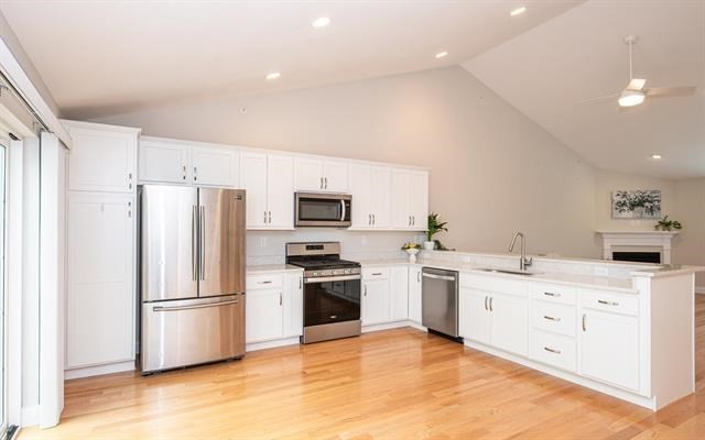 Hampstead, New Hampshire 03826, United States, 2 Bedrooms Bedrooms, ,3 BathroomsBathrooms,Residential,Active,148670