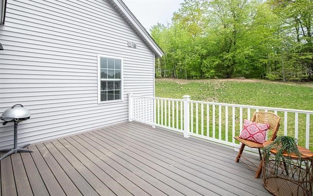 Hampstead, New Hampshire 03826, United States, 2 Bedrooms Bedrooms, ,3 BathroomsBathrooms,Residential,Active,148670