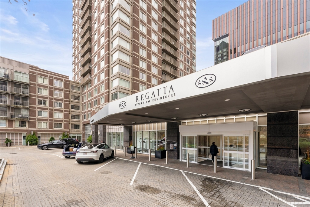 8-10 Museum Way 1205