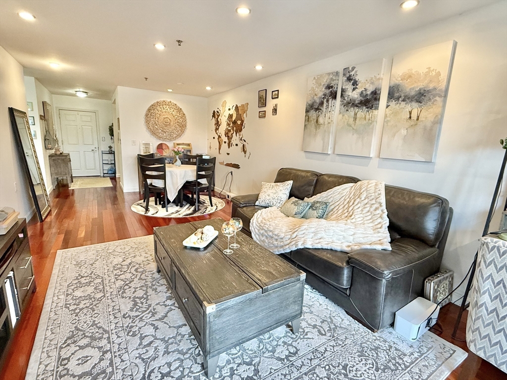 300 Allston St 511