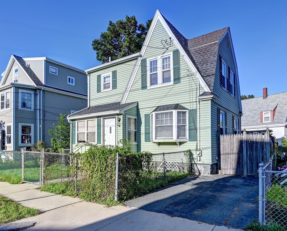 270 Newbury Ave
