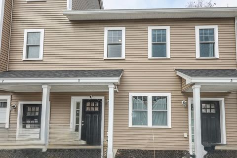 Photo of 7 Gorham St #5, Chelmsford, MA 01824 (MLS # 73492482)