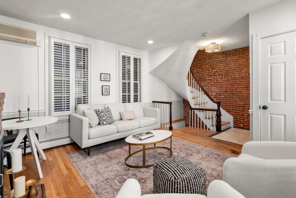22 Shawmut St