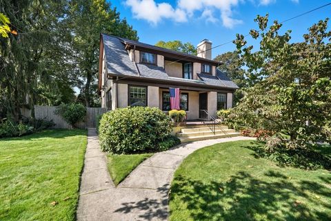 31 Wellesley Rd Holyoke MA 01040