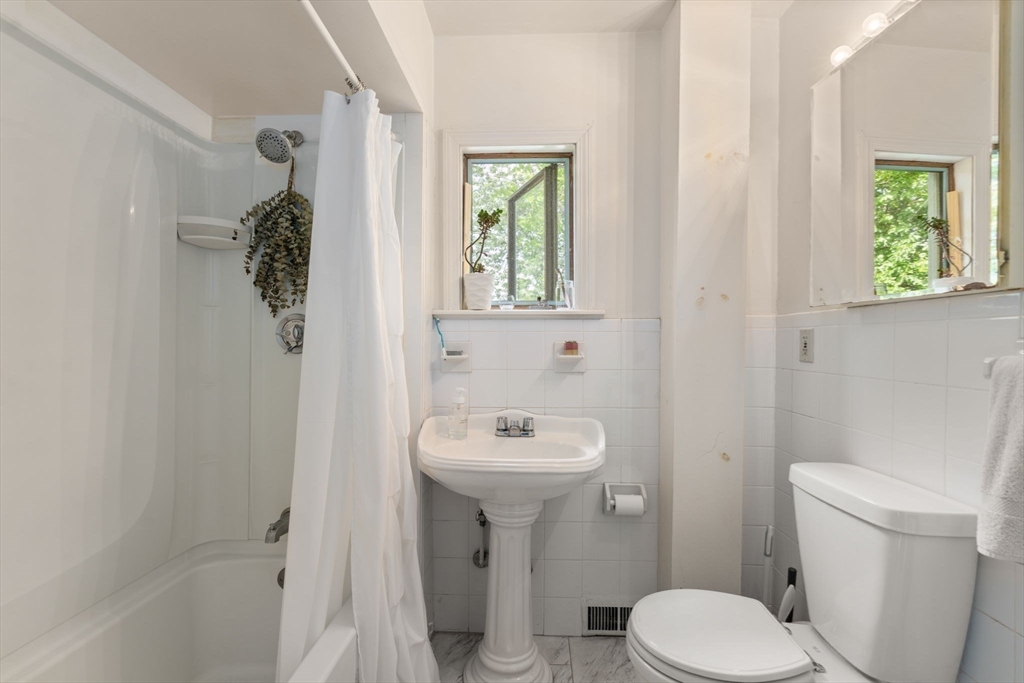 22-24 Bowdoin St #2, Somerville, MA Photo #10
