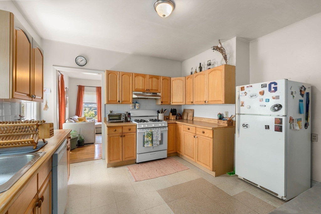 22-24 Bowdoin St #2, Somerville, MA Photo #6