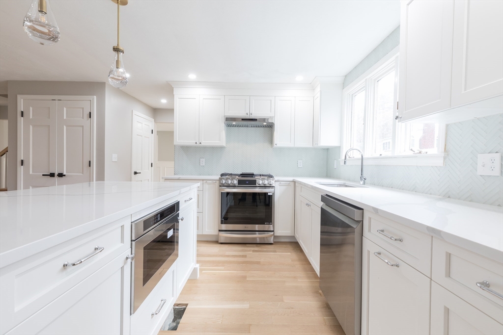 18 Longmeadow Dr