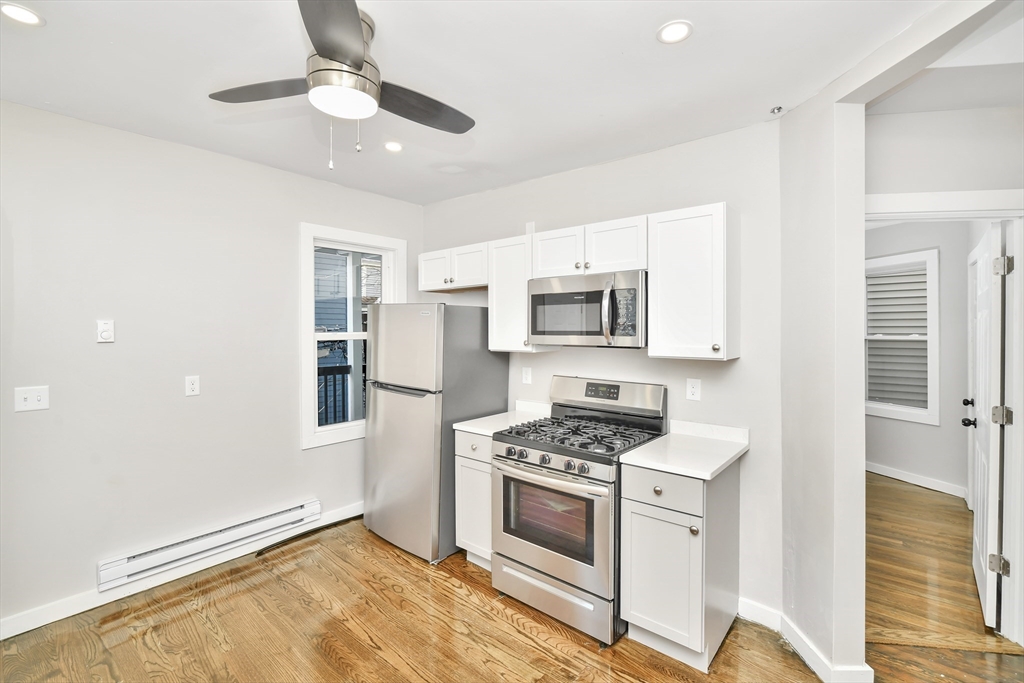 81 Ellington St