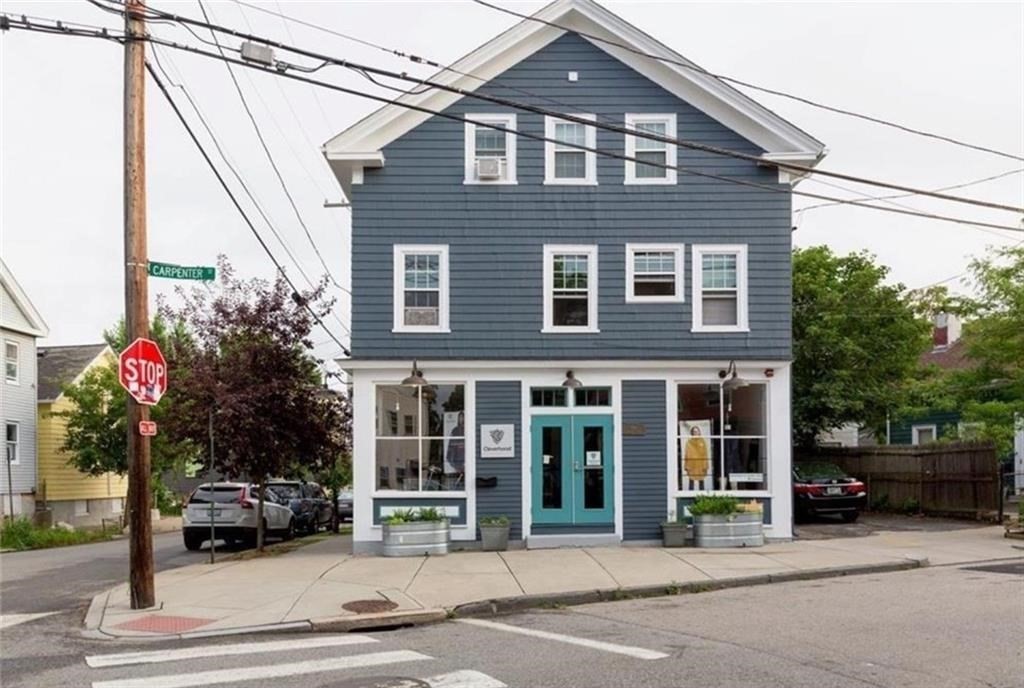 186 Carpenter St 2F