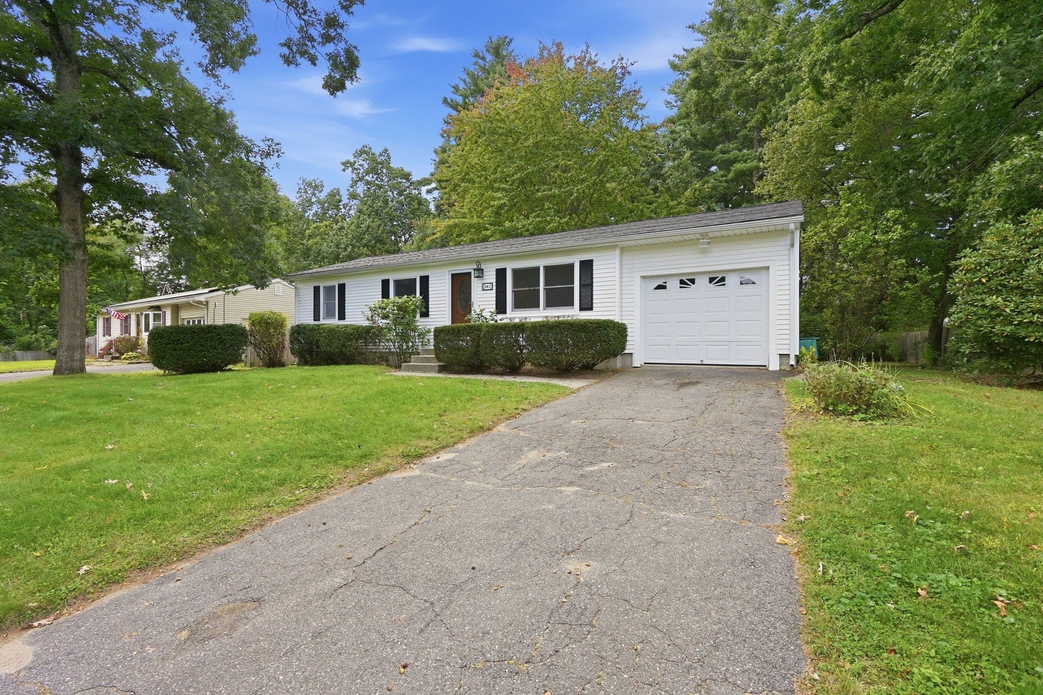 202 Glenoak Dr, Springfield, MA, 202 Glenoak Dr, Springfield, MA Photo #2