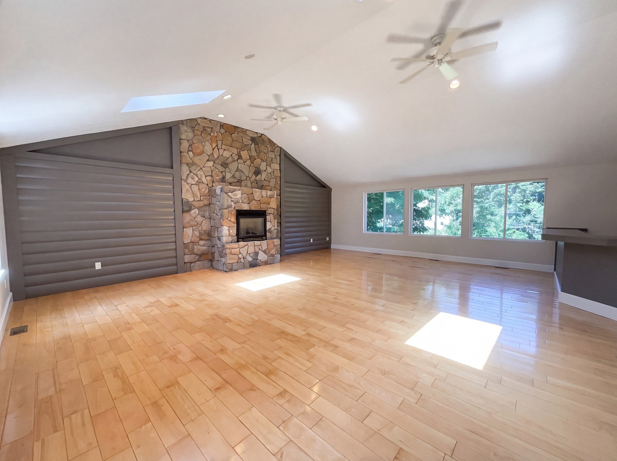 661 Main St 661
