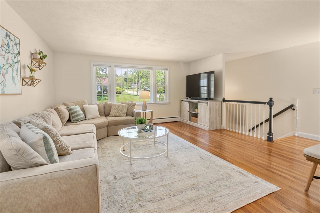 11 Longmeadow Road