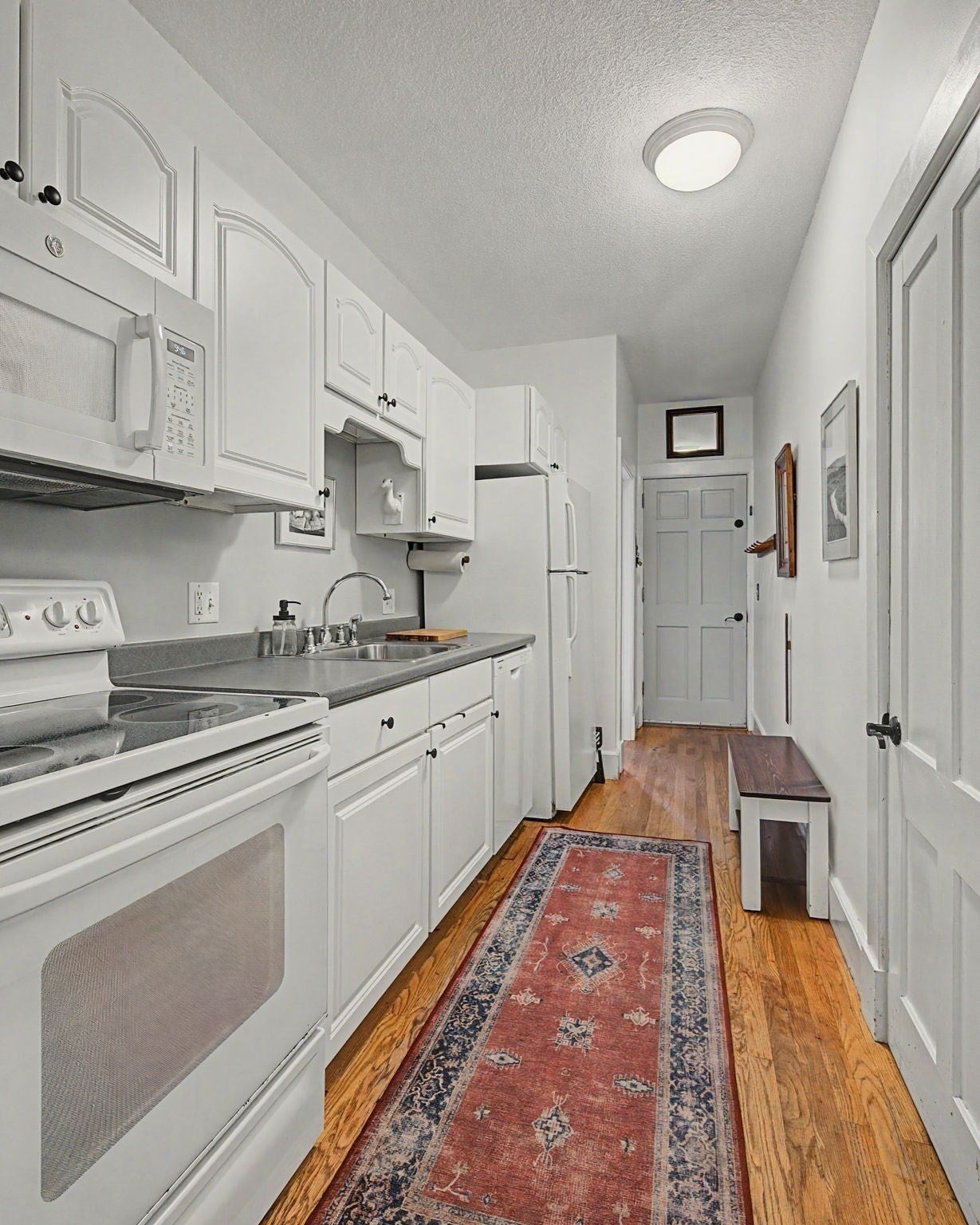 10 A Graves Ave A