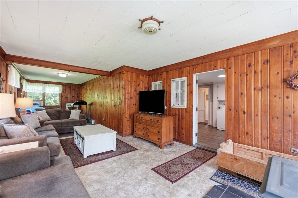 211 Main St, Wilbraham, MA, 211 Main St, Wilbraham, MA Photo #14