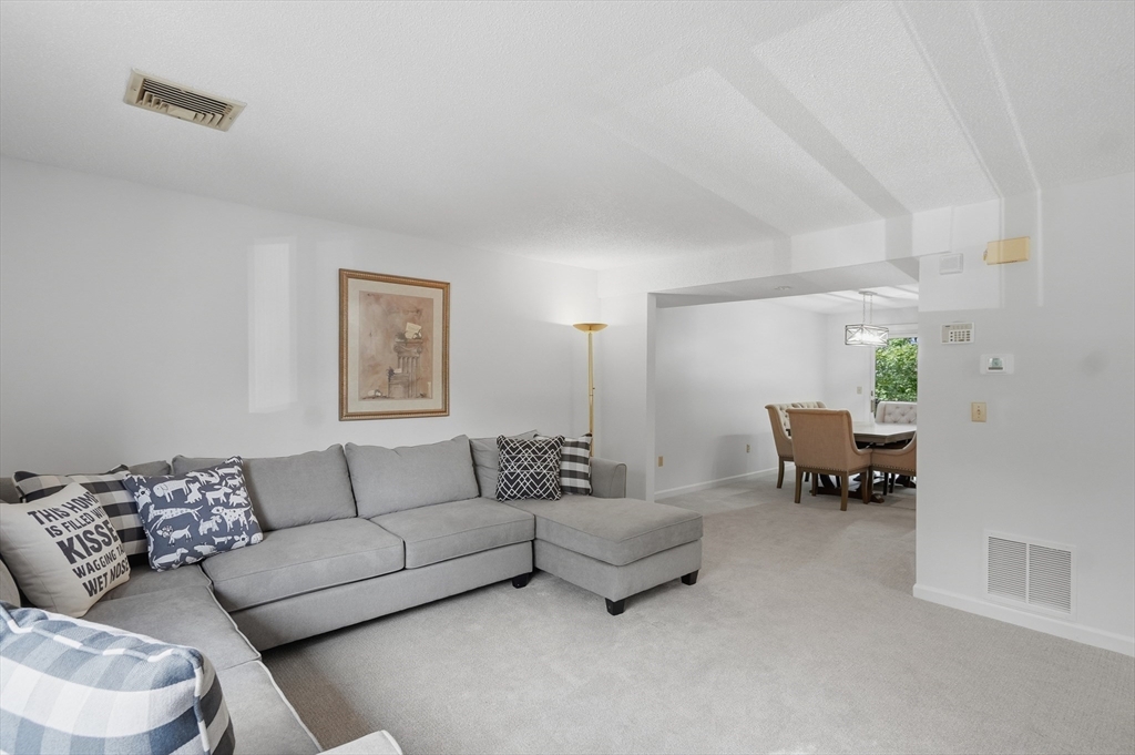 305 Salem 206