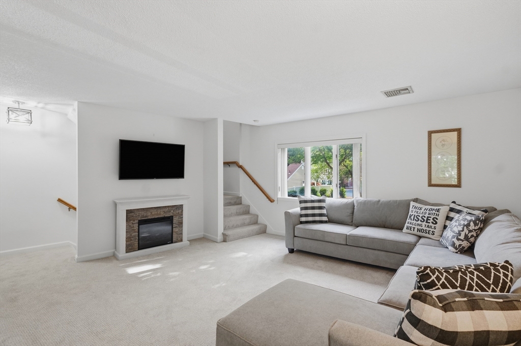 305 Salem 206