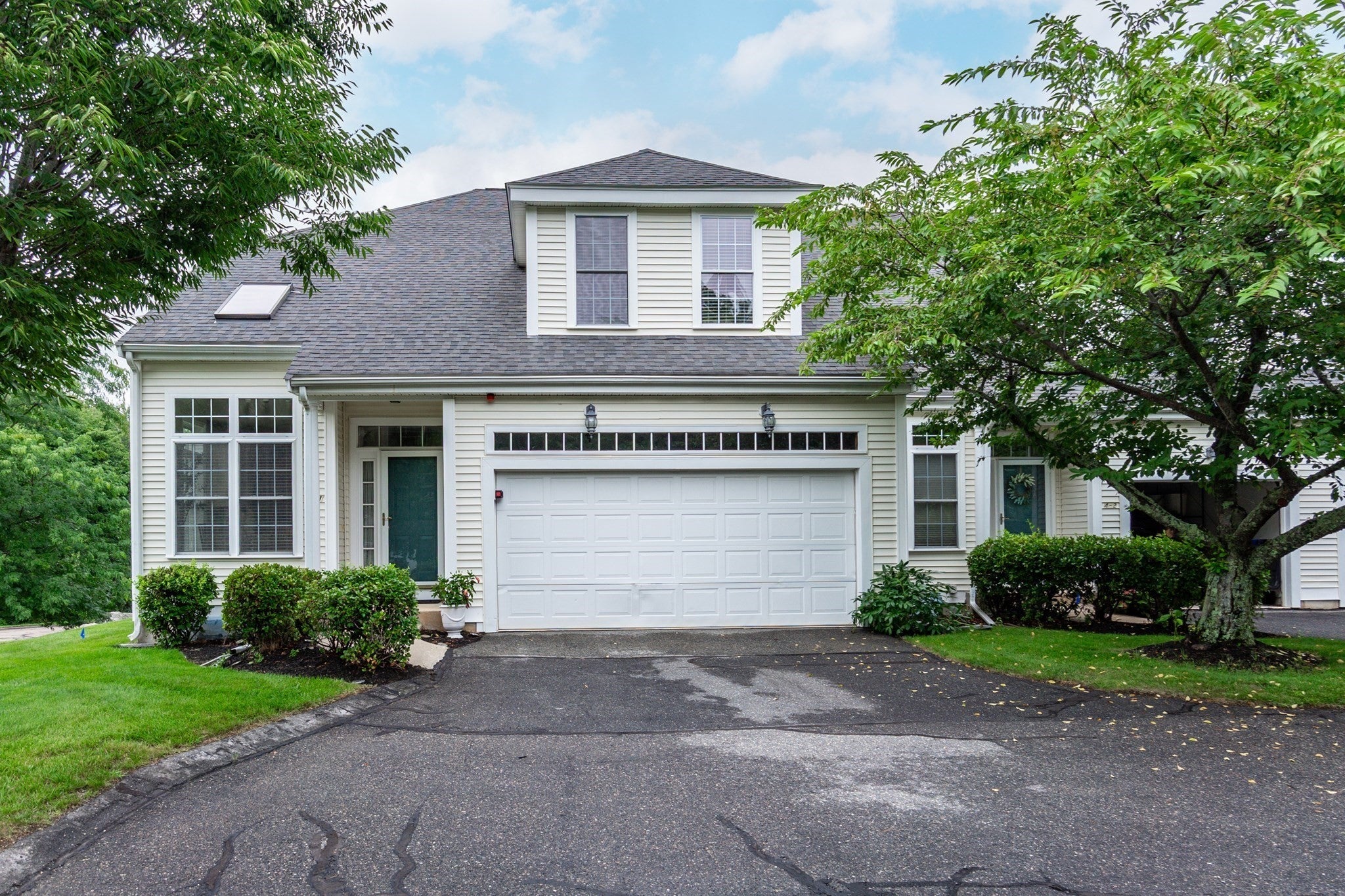 4 Kingson Ln