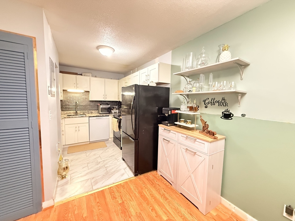 9 Thayer Pond Dr. 3