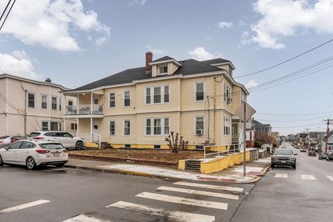 87-87A Brookfield St Lawrence MA 01843