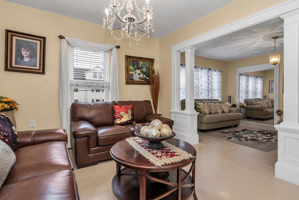 87-87A Brookfield St