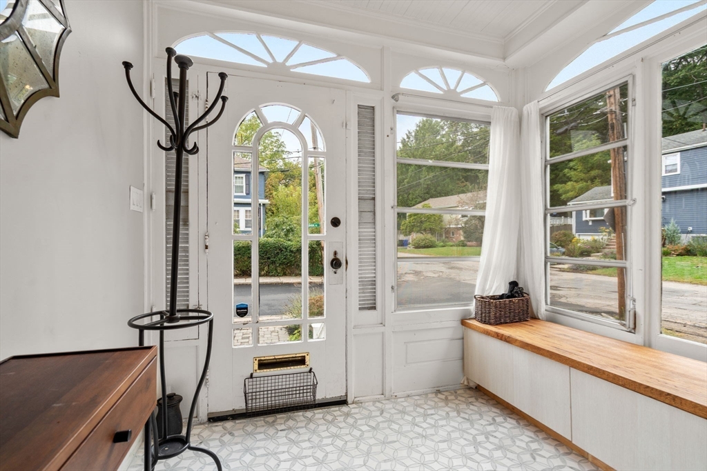 11 Furnival Rd