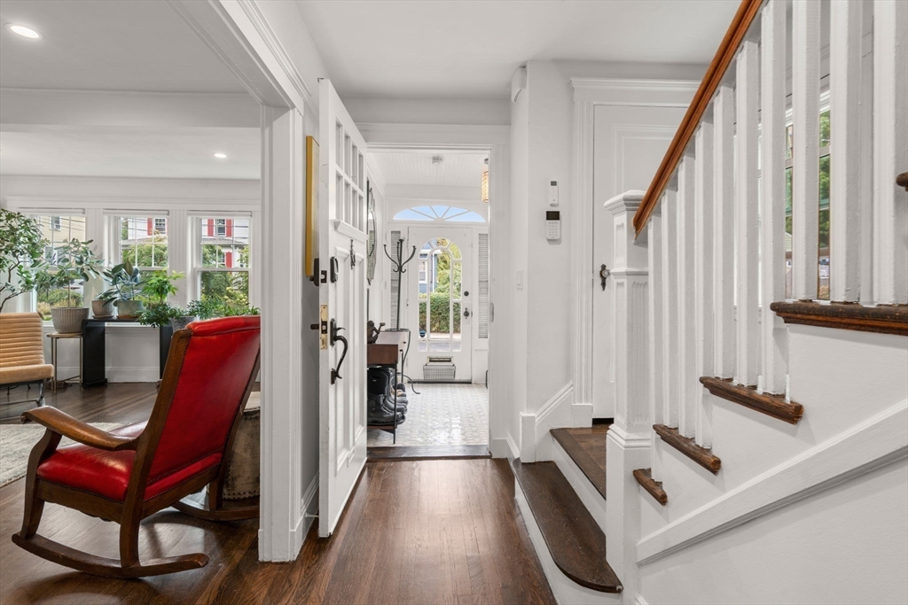 11 Furnival Rd