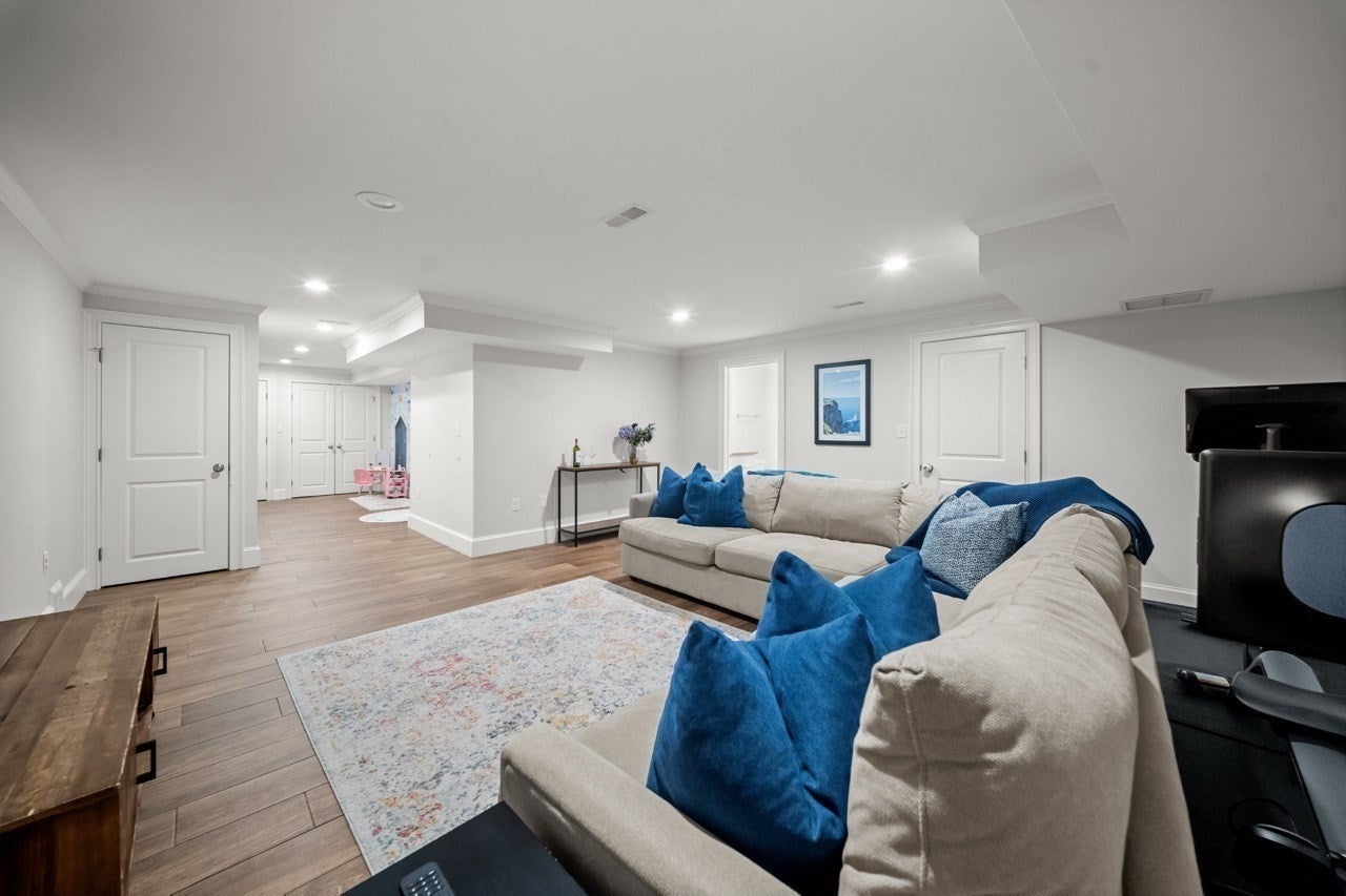 94 East Side Parkway #94, Newton, MA, 94 East Side Parkway #94, Newton, MA Photo #33